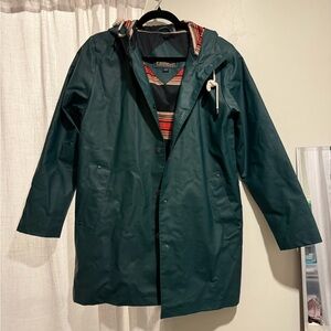 Pendleton Green Raincoat Durable Outerwear